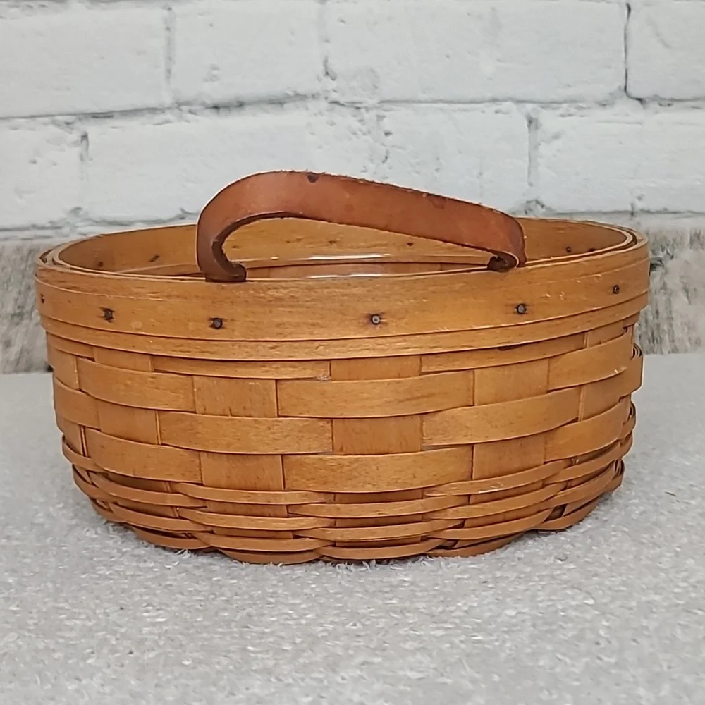 Longaberger Vintage 1997 Classic Darning Basket 15504 with Insert